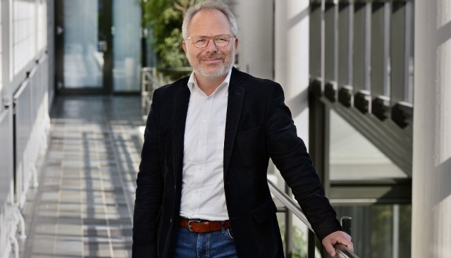 Dr. Jochen Stollenwerk takes over as acting director of the Fraunhofer ILT